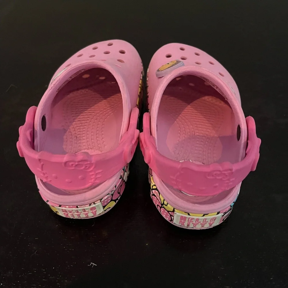 Hello kitty crocs - Picture 3 of 5